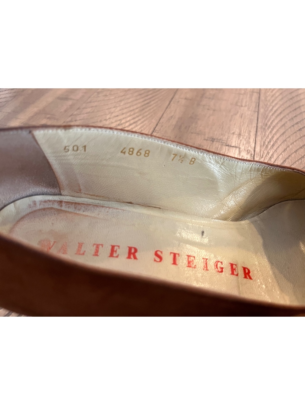 Vintage Walter Steiger Tan Suede Pointed Toe Buckle Pumps Size 7.5 Made in Italy - Picture 11 of 13
